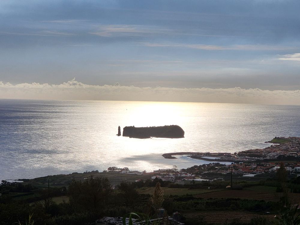 Ilhéu de Vila Franca ao fim da tarde